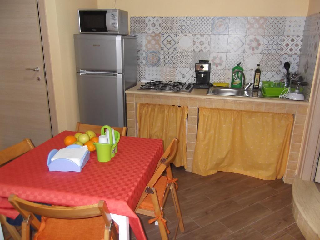شقة Zu Pippinu كاستيلاّماري ديل غو الغرفة الصورة