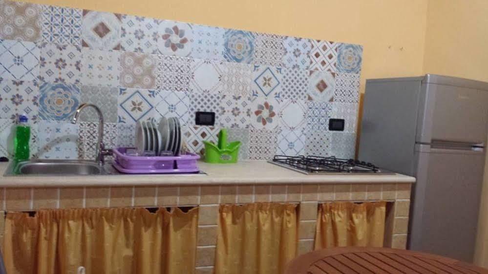 شقة Zu Pippinu كاستيلاّماري ديل غو المظهر الخارجي الصورة